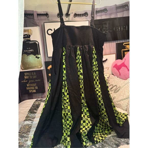 Warner Bros x torrid Beetlejuice midi fit & flare Dress 2xl nwt - Picture 6 of 8